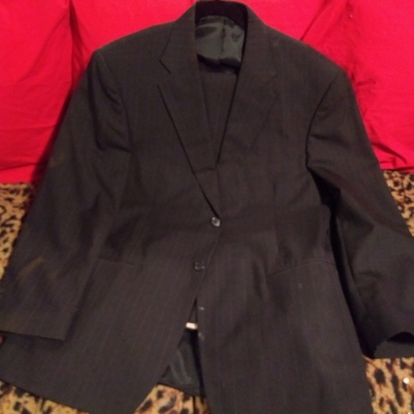 2 sports jackets and 1 suite - Picture 6 of 8